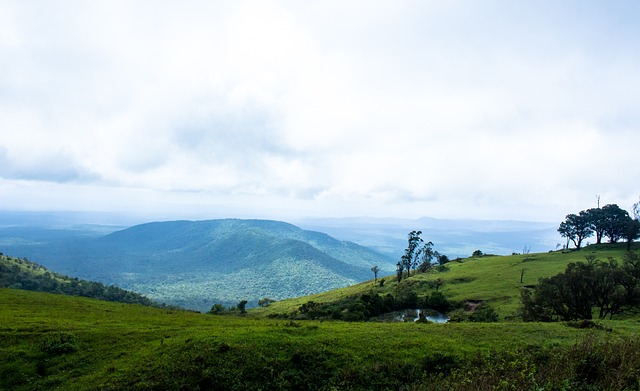 零排放+低噪声 能坐10人的电动飞艇来了.