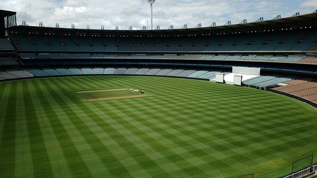 雷霆大胜28分,勇士73胜纪录被打破.